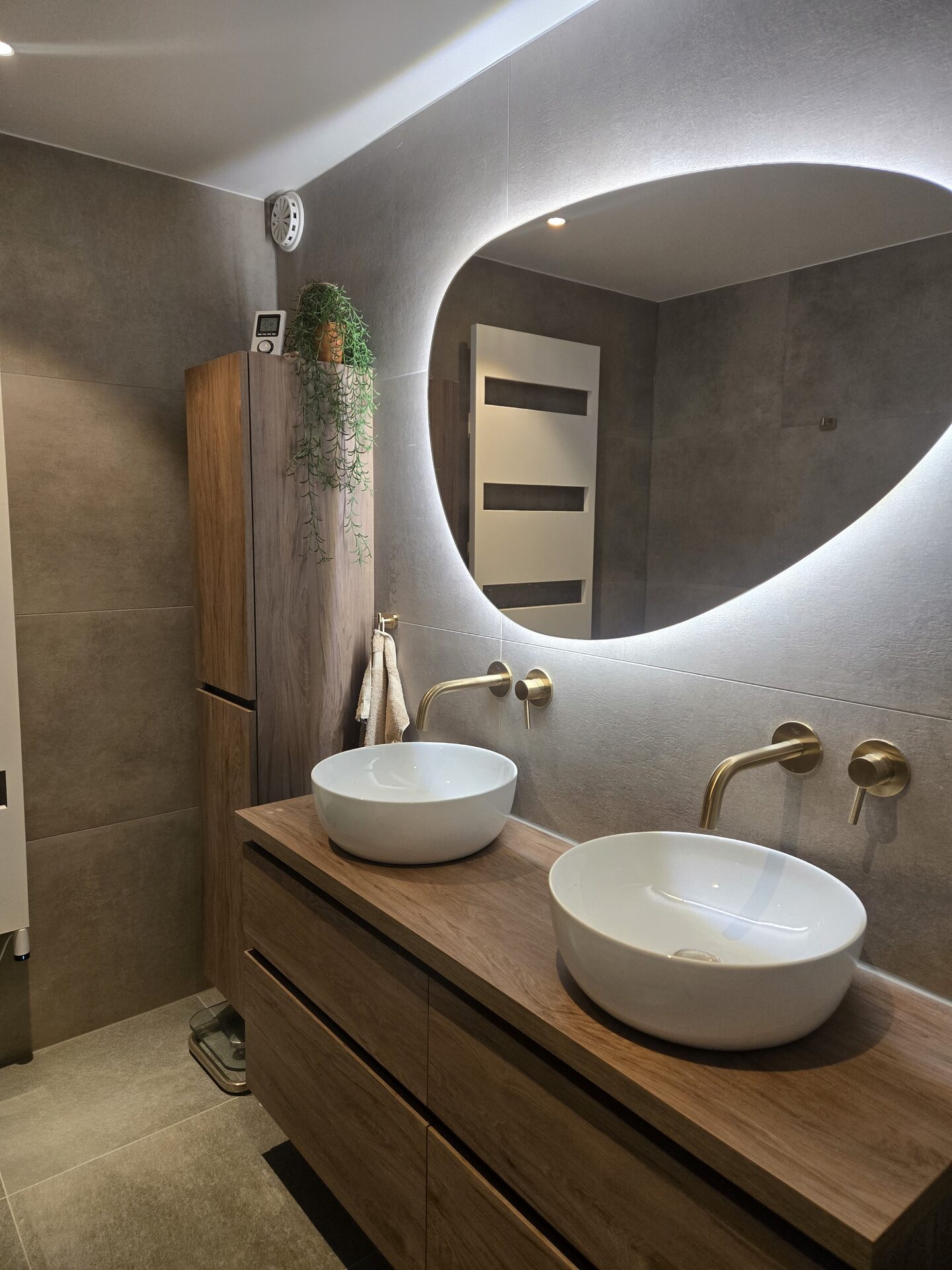 Luxueuze badkamer renovatie door Montastuc